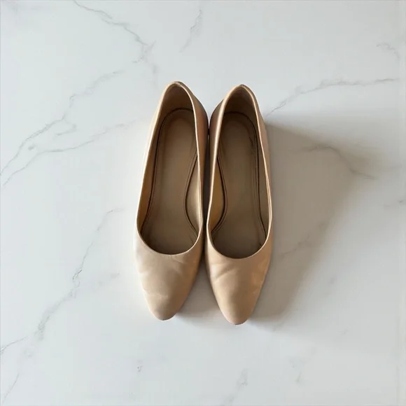 Salvatore Ferragamo Nude Leather Block Heel Pumps - Picture 7 of 12
